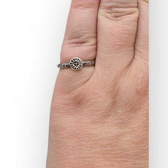 Silpada Sterling Silver Floral Medallion Ring Size 8 Boho Tudor Style 925 - Picture 1 of 7